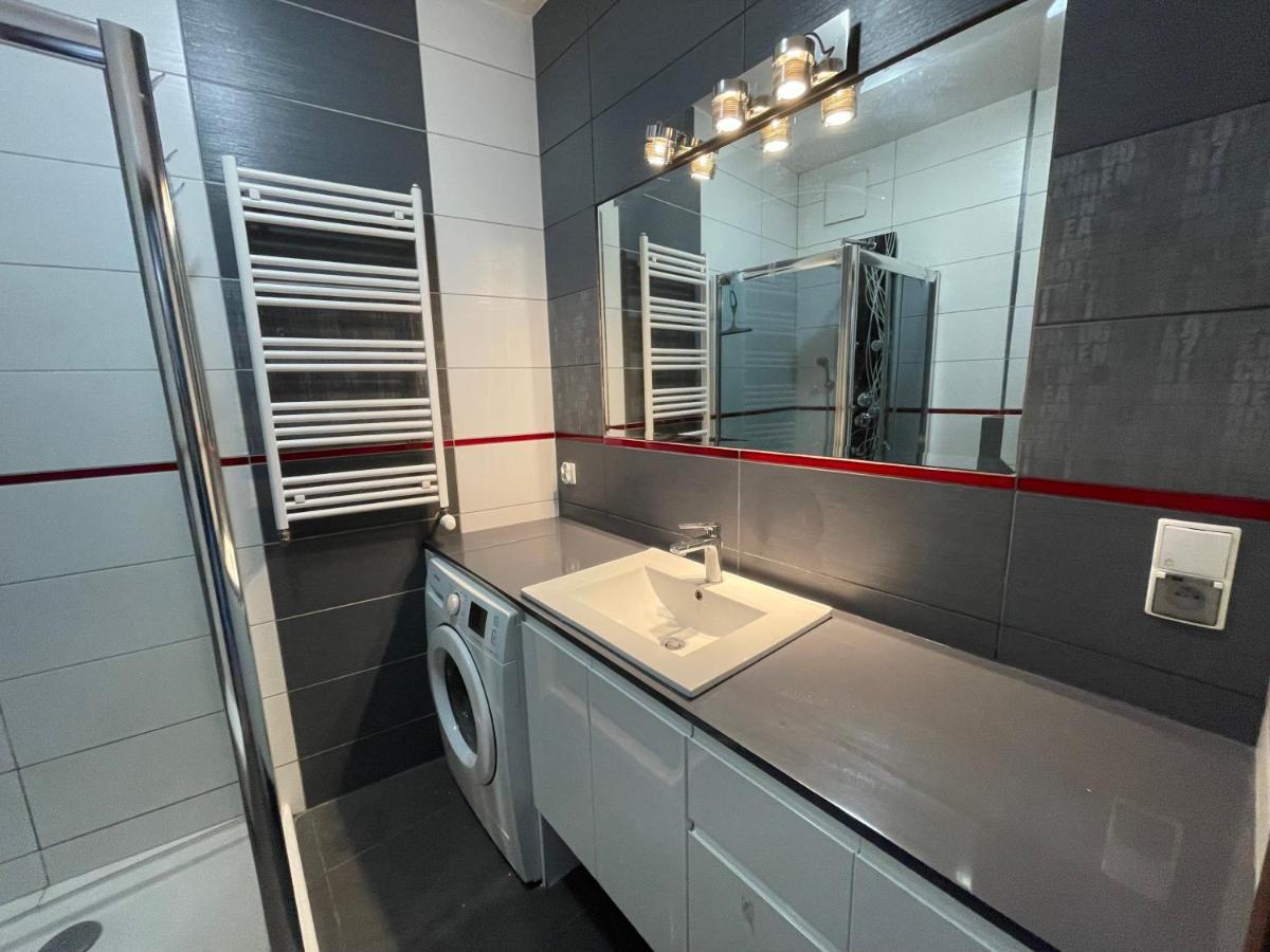 Gdynia Apartament 42 M Z Miejscem W Garazu Z Winda Blisko Centrum I Morza Exterior photo